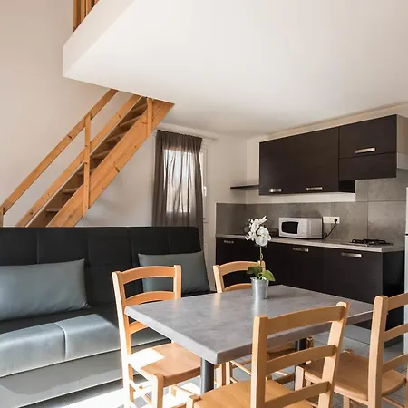 Luna Aparthotel 3*